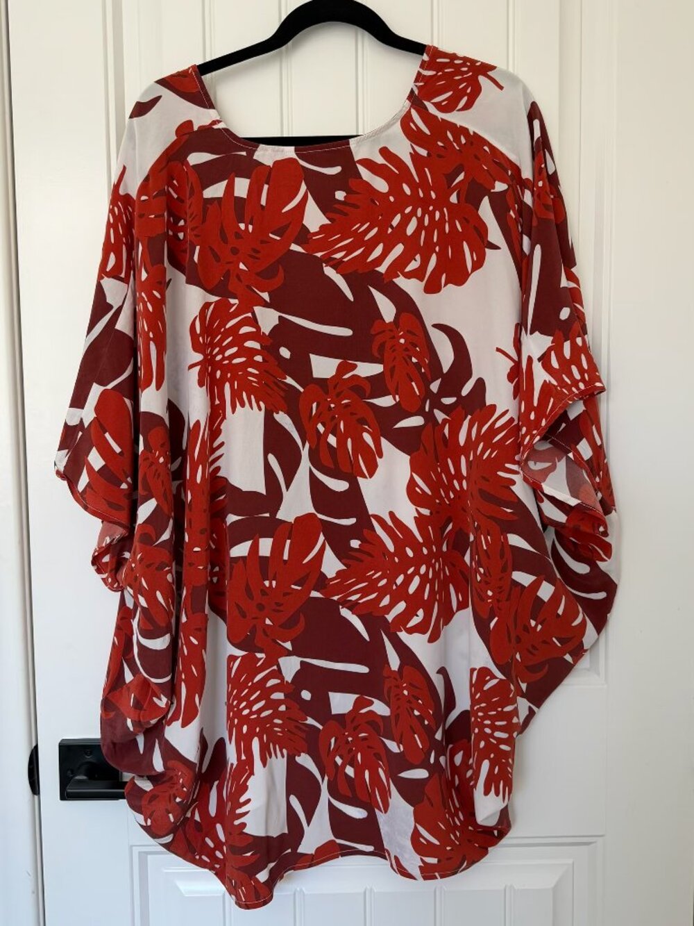 Mikoh | Kawela Bay 100% Silk Caftan in Vintage Tahiti Lehua - Picture 8 of 11